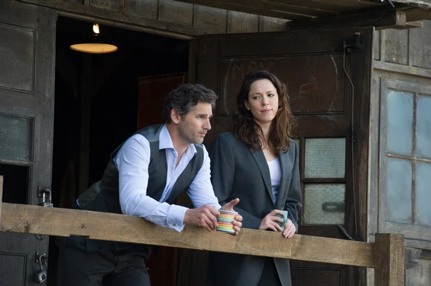 Eric Bana y Rebecca Hall en circuito-cerrado-2013-i