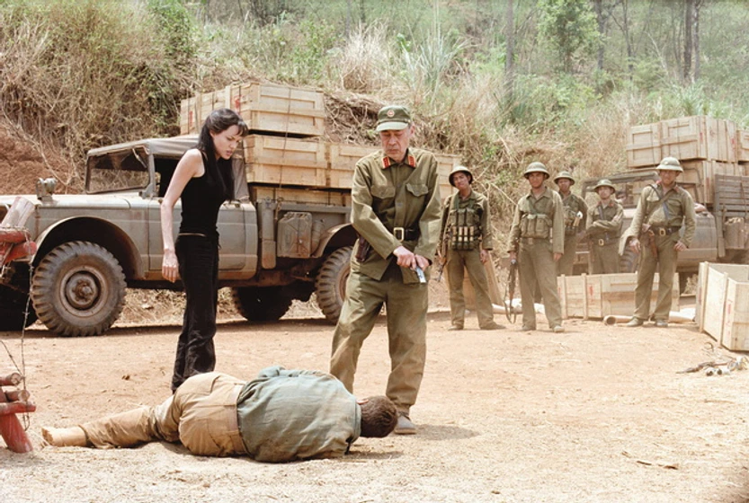 Angelina Jolie en amar-peligrosamente