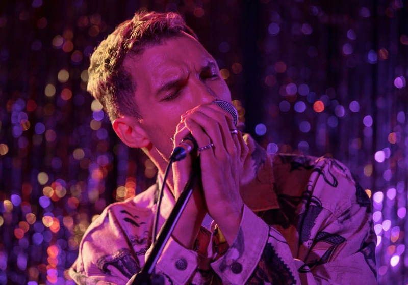 Ed Skrein en yo-era-famoso