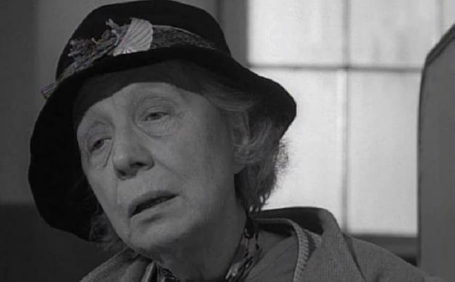 Edith Evans en the-whisperers