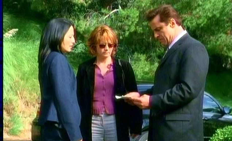 Lea Thompson y Joe Penny en Jane Doe: Visto y no Visto