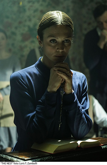 Francesca Cavallin en La Maldición de Lake Manor