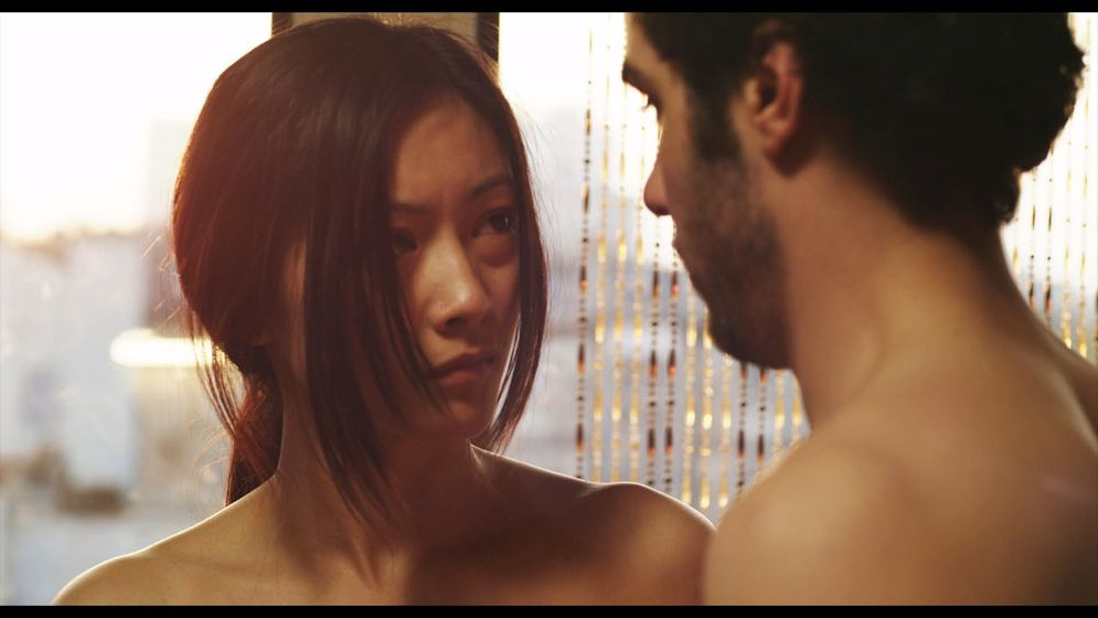 Tahar Rahim y Corinne Yam en Love and Bruises