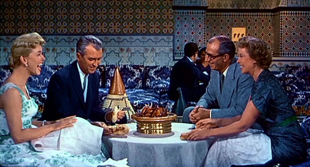 James Stewart, Doris Day, Brenda De Banzie y Bernard Miles en el-hombre-que-sabia-demasiado-1956