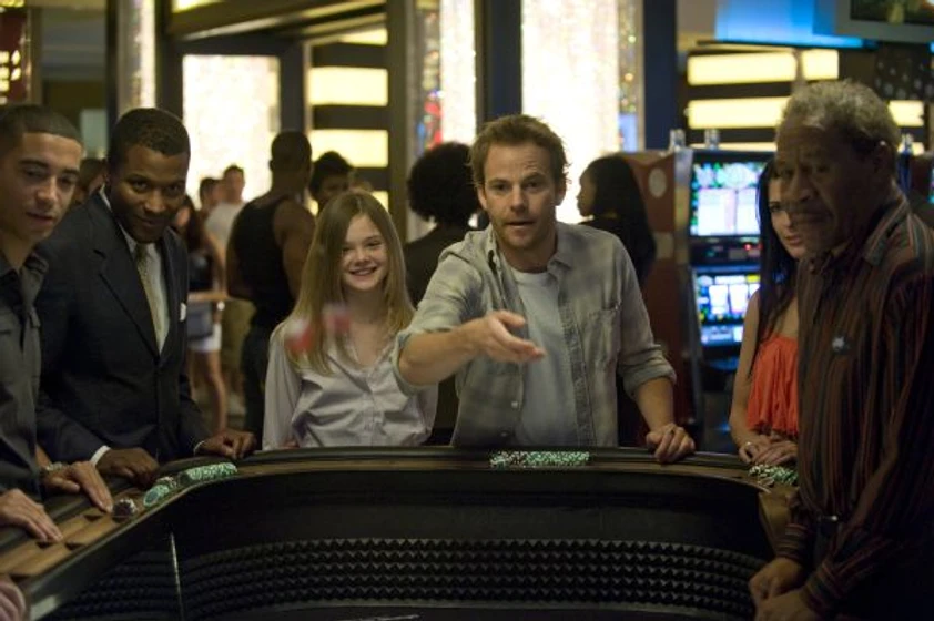 Stephen Dorff y Elle Fanning en somewhere