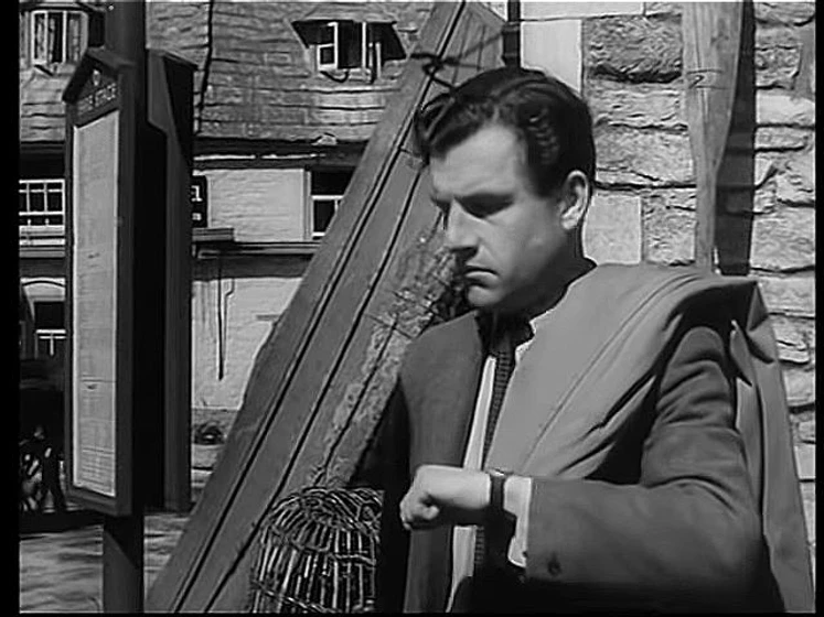 Kenneth More en man-on-the-run