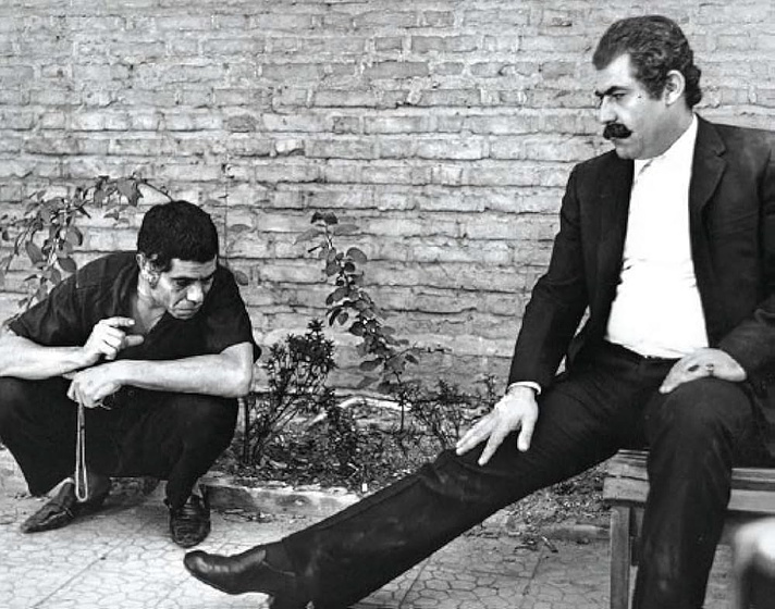 Behrouz Vossoughi y Enayat Bakhshi en The Deer