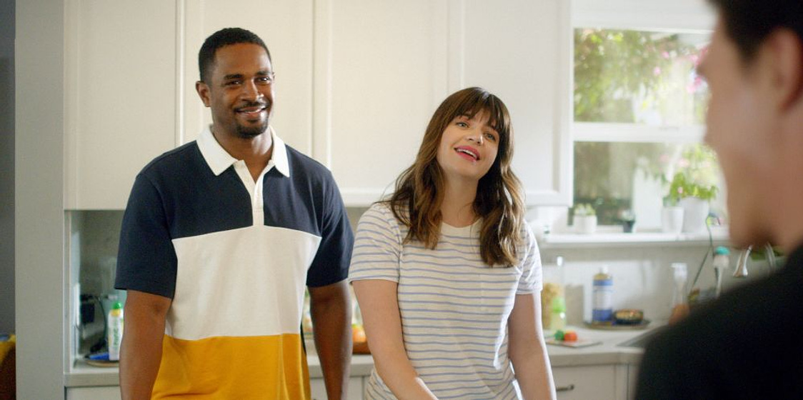 Casey Wilson y Damon Wayans Jr. en Un Fin de Semana inesperado