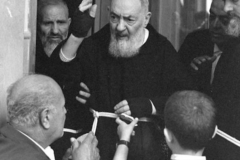 Imagen de Renacidos - El Padre Pío cambió sus vidas