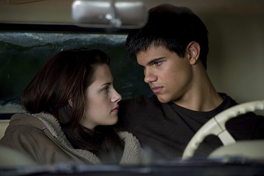 Kristen Stewart y Taylor Lautner en La Saga Crepúsculo: Luna Nueva
