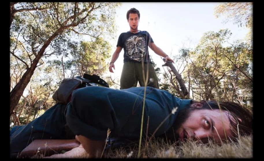 Angus Sampson en 100-bloody-acres