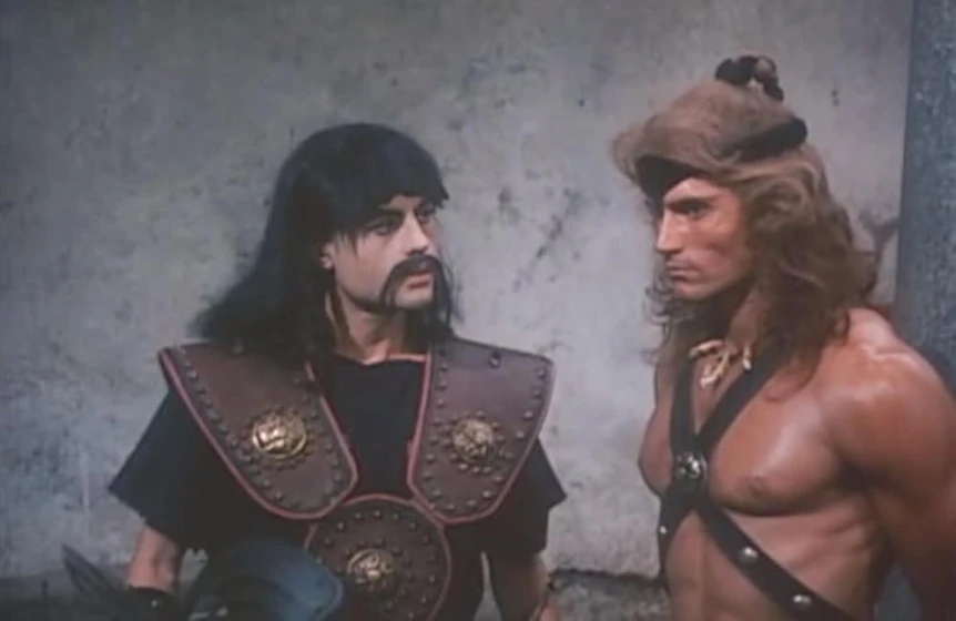 Miles O'Keeffe y David Brandon en ator-2-el-invencible