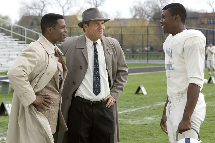 Dennis Quaid y Rob Brown en The Express