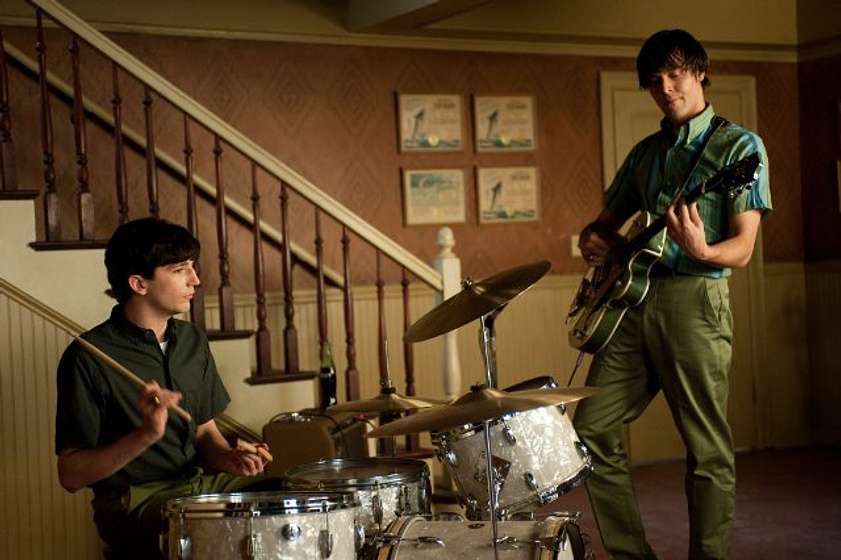 Jack Huston y John Magaro en Not Fade Away