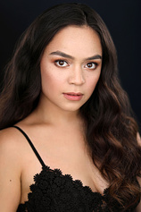 picture of actor Kaitlyn Santa Juana