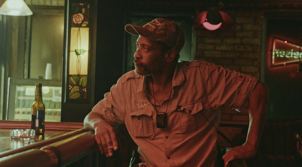 Imagen de bloody-nose-empty-pockets