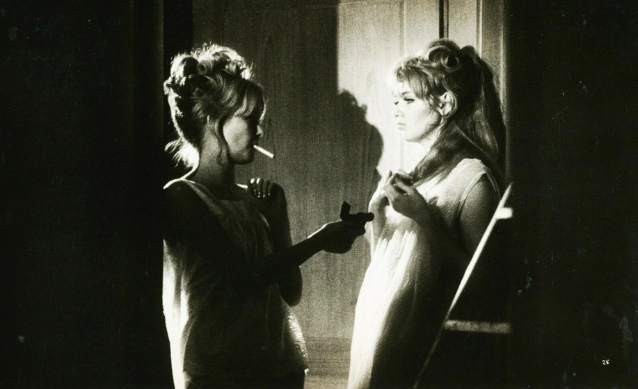 Nicole Badal y Jane Axell en el-monte-de-venus