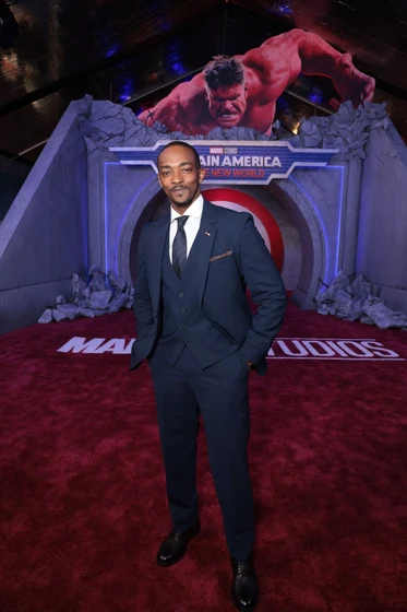 Anthony Mackie en Capitán América: Brave New World (Premiere en Los Angeles. Febrero 2025)