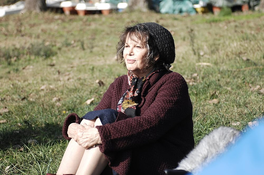 Claudia Cardinale en todos-los-caminos-llevan-a-roma