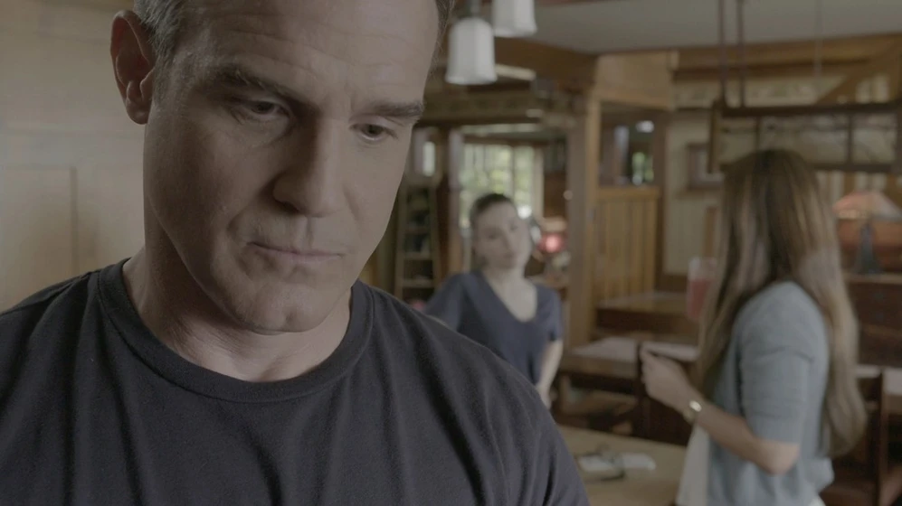 Eddie McClintock en un-intruso-en-mi-familia