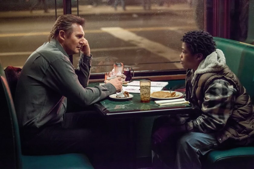 Liam Neeson en caminando-entre-las-tumbas