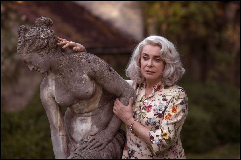 Catherine Deneuve en La Última Locura de Claire Darling
