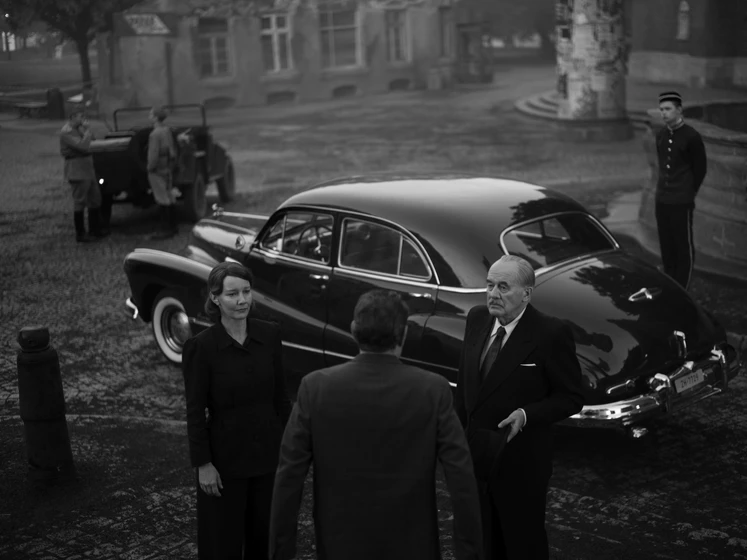 Hanns Zischler y Sandra Hüller en fatherland-fe2f56f9-356a-4570-bd18-8d00bcd30b67