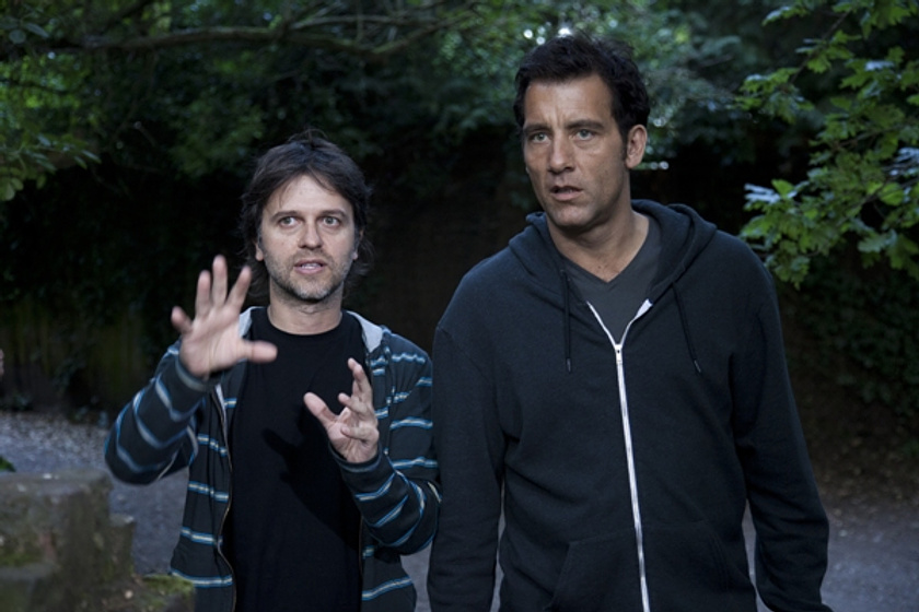Clive Owen y Juan Carlos Fresnadillo en Intruders