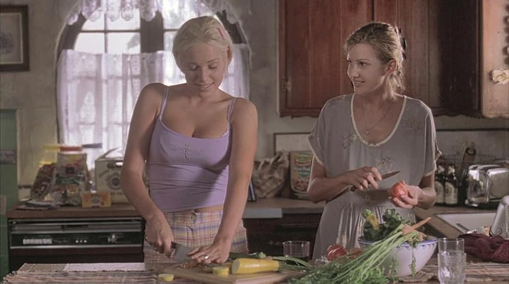 Kate Luyben y Leslie Horan en Verdad Brutal
