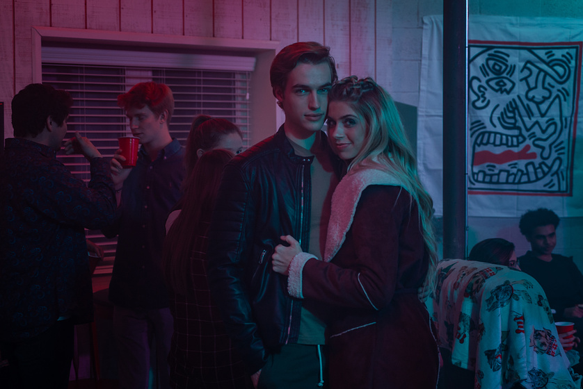 Alexandria Deberry y Trevor Stines en Secretos en el Lago