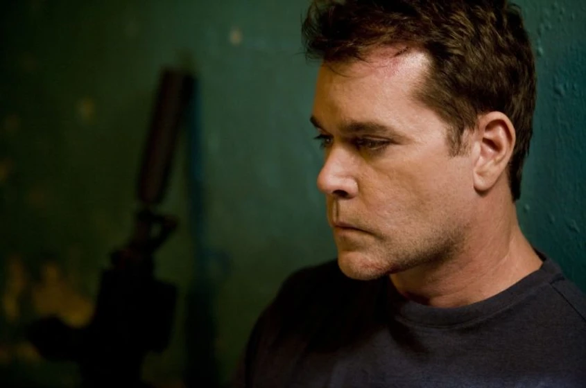 Ray Liotta en la-linea