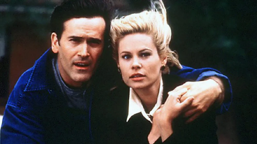 Bruce Campbell y Shannon Sturges en tornado-1996