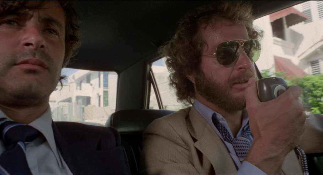 Hugo Stiglitz en Traficantes de Pánico