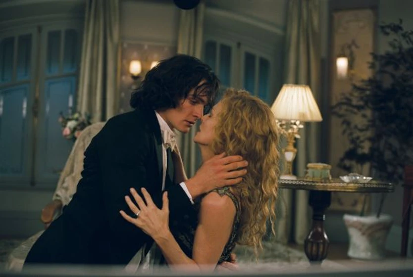 Michelle Pfeiffer y Rupert Friend en cheri