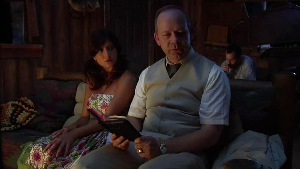 Andy Forrest y Cristina Tiberia en brain-dead-2007