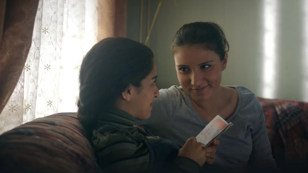 Begüm Akkaya en la-segunda-mujer-2012