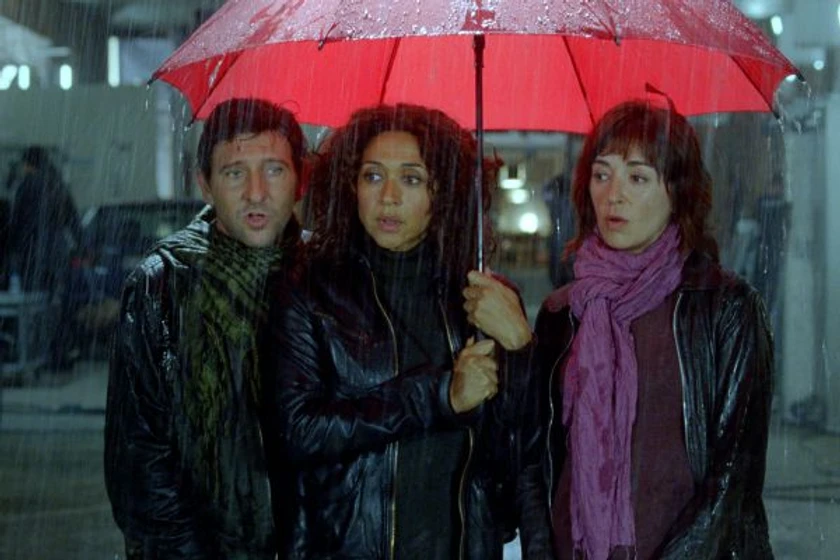 Vicenta N'Dongo, Ágata Roca y Paul Berrondo en v-o-s