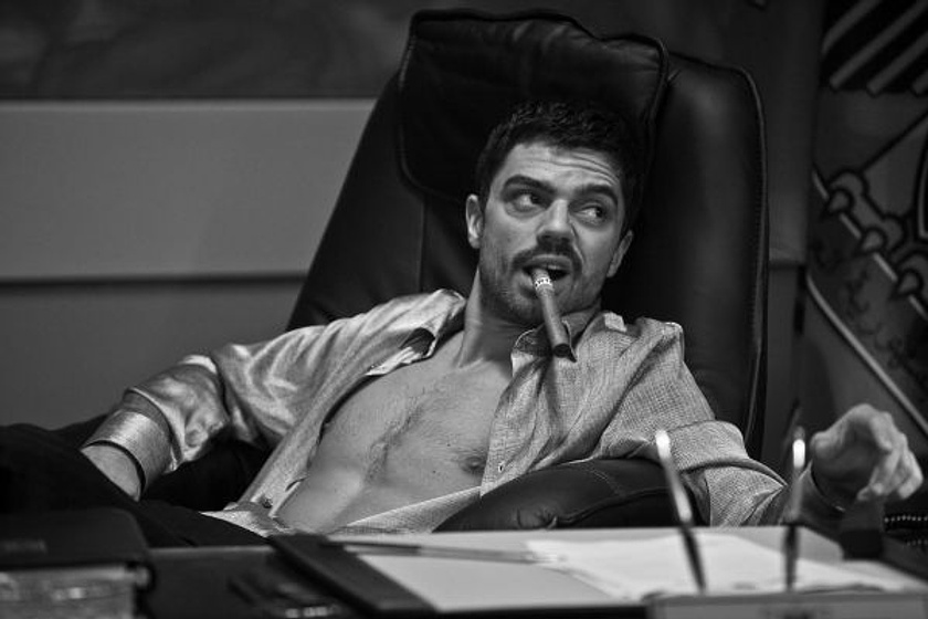 Dominic Cooper en El Doble del diablo