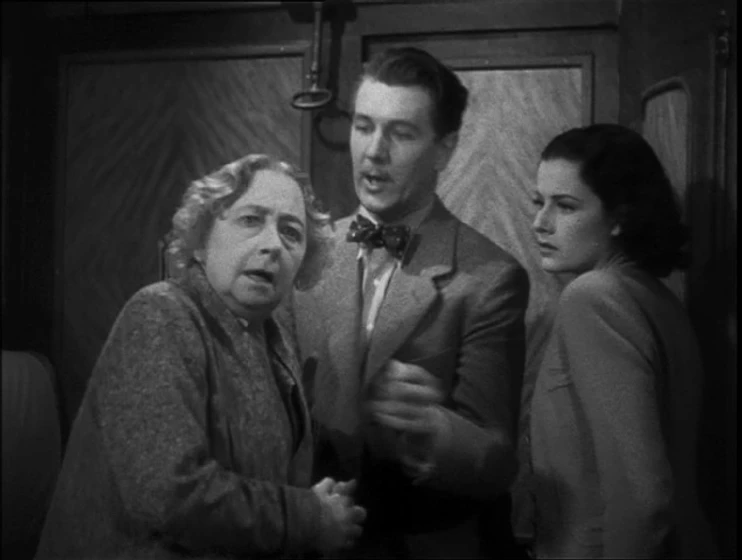 Dame May Whitty, Margaret Lockwood y Michael Redgrave en alarma-en-el-expreso