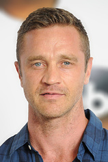 photo of person Devon Sawa