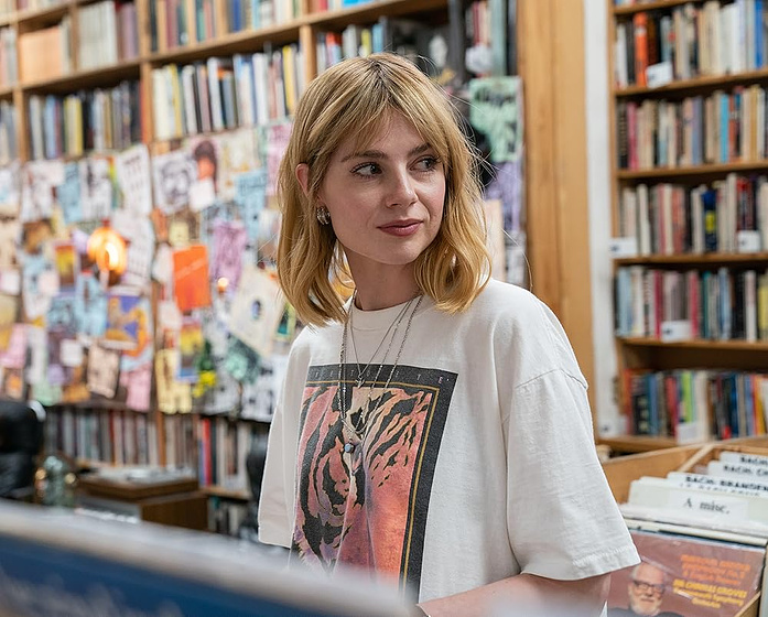 Lucy Boynton en the-greatest-hits