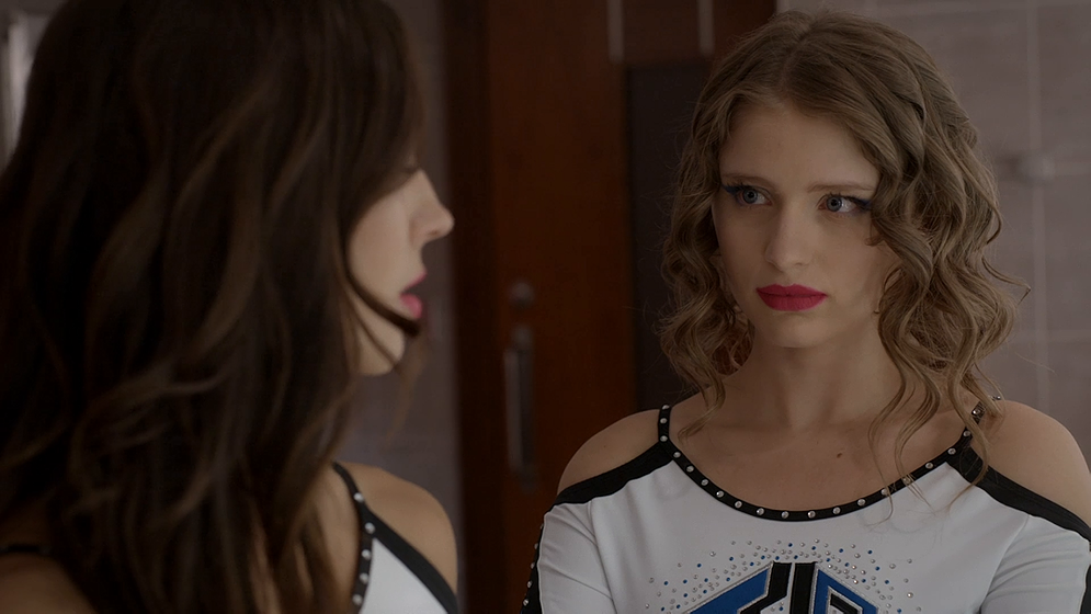 Alexandra Beaton y Joelle Farrow en Sueños Rotos