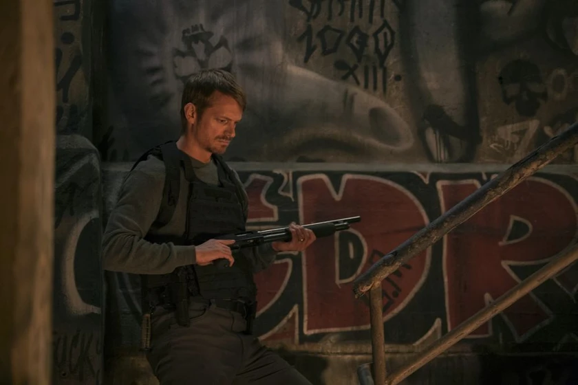 Joel Kinnaman en noche-de-paz-2023