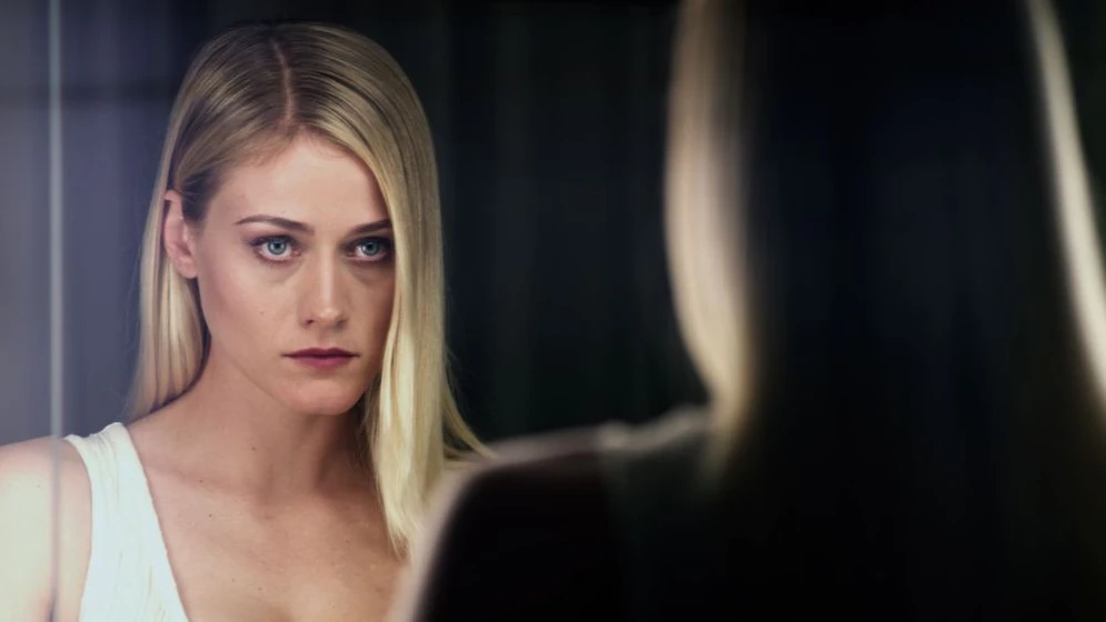Olivia Taylor Dudley en exorcismo-en-el-vaticano