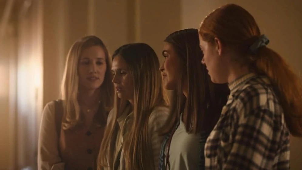 Chrishell Stause, Rachel Stubington, Meredith Jackson y Katy Wilson en una-rosa-para-una-tumba