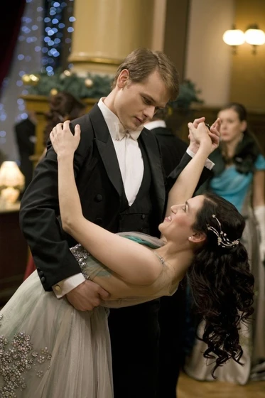 Katie McGrath y Sam Heughan en la-princesa-de-castlebury-hall