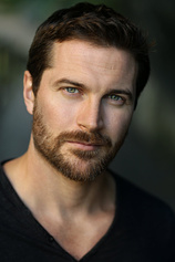 picture of actor Kieran Bew