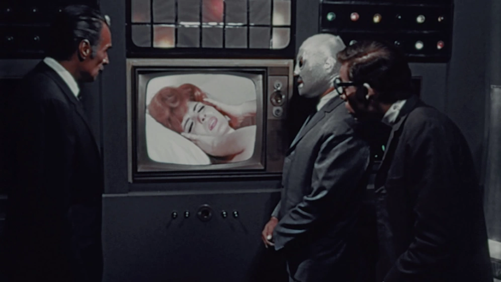 Carlos Agostí, Santo y Alberto Rojas en Santo en El tesoro de Drácula