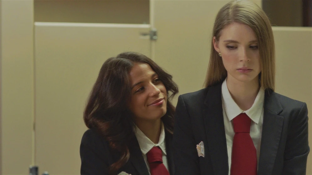 Aria Sirvaitis en acoso-adolescente