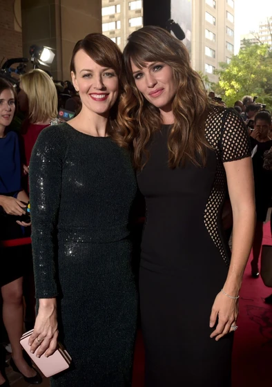 Jennifer Garner y Rosemarie DeWitt en Hombres, mujeres y niños (Premiere en Toronto. 2014)